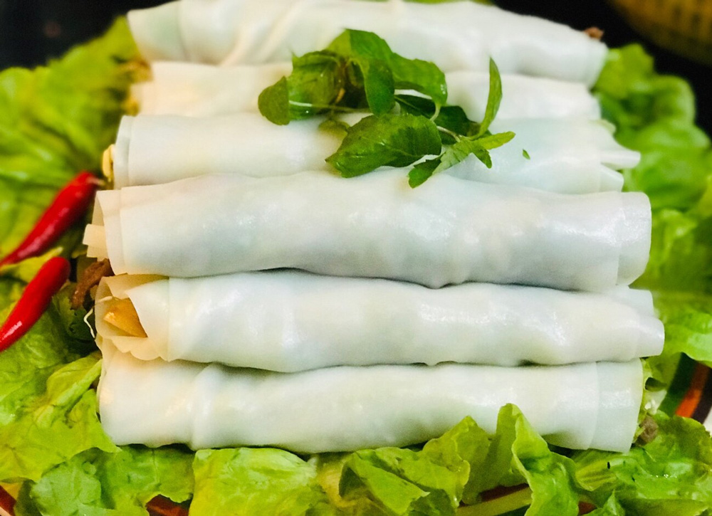 Pho cuon is one of the best summer foods in Hanoi