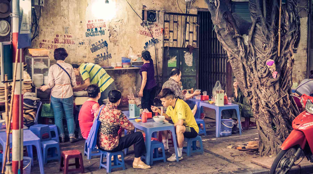 Street food is the soul of 48 hours in Hanoi